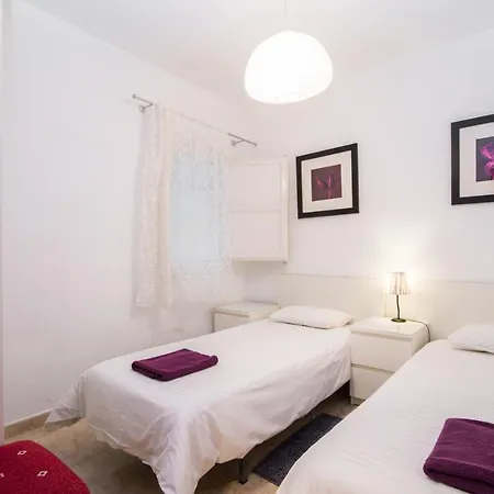 Torrassa Fira Apartment *