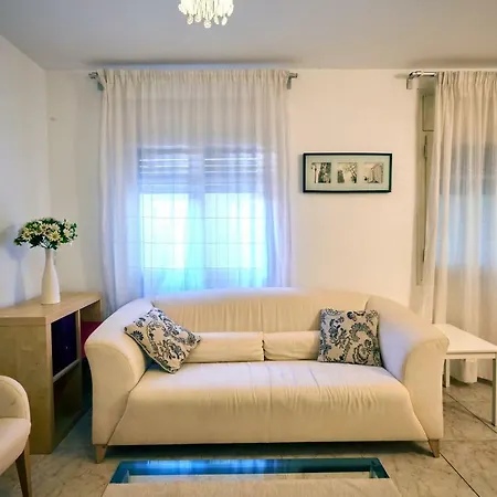 Torrassa Fira Apartment