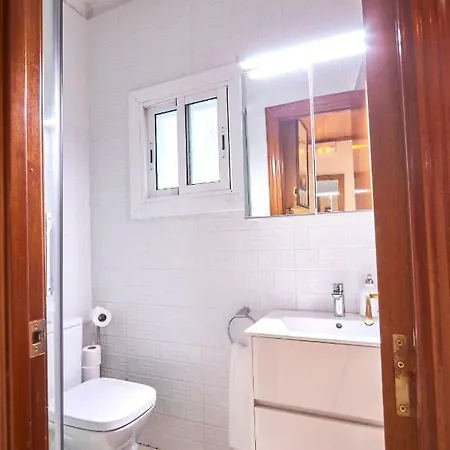 Torrassa Fira Apartment *